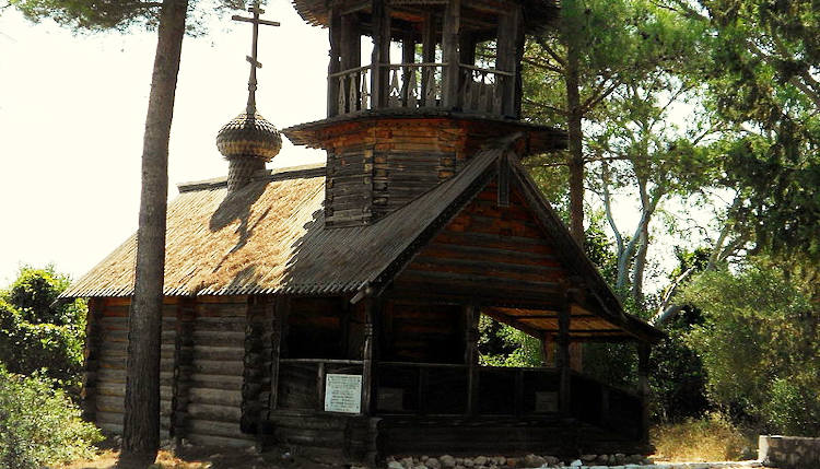 File source: https://commons.wikimedia.org/wiki/File:Russian_Chapel,_Sfaktiria_Island.jpg